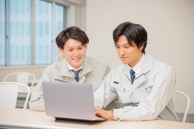 ＼未経験スタートOK×残業ほぼナシの17：15まで／土日休み！正社員登用の可能性もアリ！お給料は全額日払いも可！のイメージ